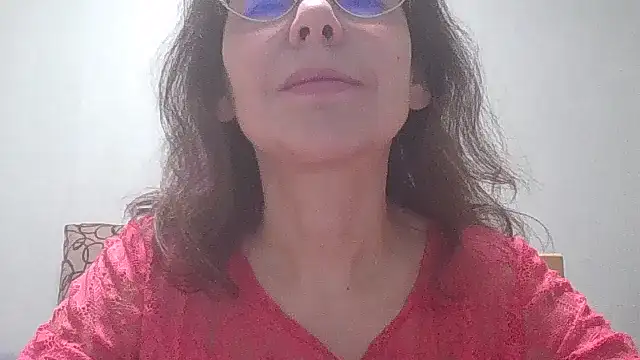 Snapshot of HollyJewel chatting on 01.01.25 HollyJewel online show from 01.01.25