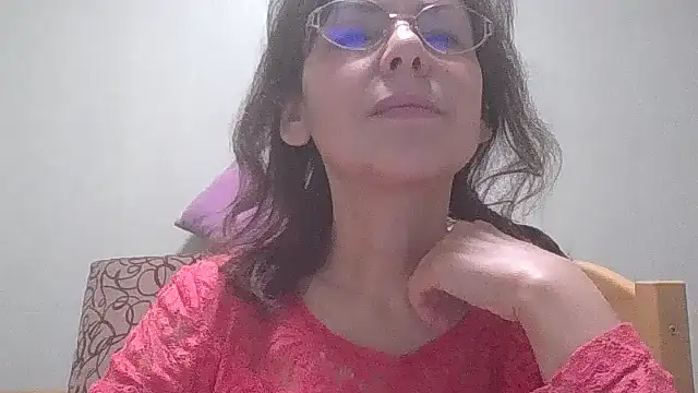 Snapshot of HollyJewel chatting on 01.17.25 HollyJewel online show from 01.17.25