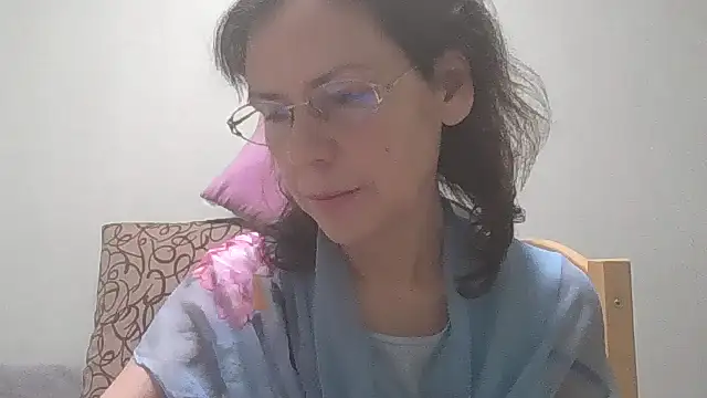 Snapshot of HollyJewel chatting on 01.21.25 HollyJewel online show from 01.21.25