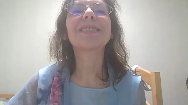 Snapshot of HollyJewel chatting on 01.21.25 HollyJewel online show from 01.21.25