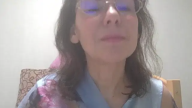 Snapshot of HollyJewel chatting on 01.27.25 HollyJewel online show from 01.27.25