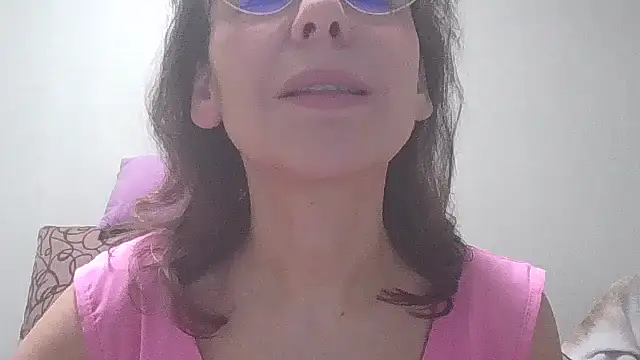 Snapshot of HollyJewel chatting on 02.04.25 HollyJewel online show from 02.04.25