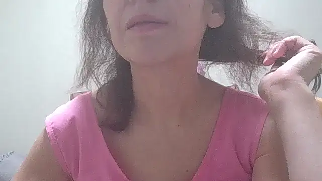 Snapshot of HollyJewel chatting on 02.05.25 HollyJewel online show from 02.05.25