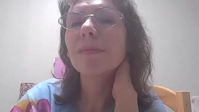 Snapshot of HollyJewel chatting on 02.12.25 HollyJewel online show from 02.12.25