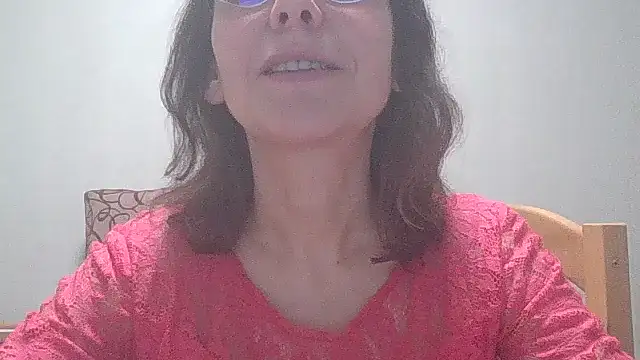 Snapshot of HollyJewel chatting on 02.14.25 HollyJewel online show from 02.14.25