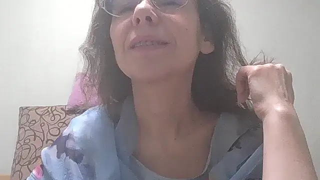 Snapshot of HollyJewel chatting on 02.18.25 HollyJewel online show from 02.18.25