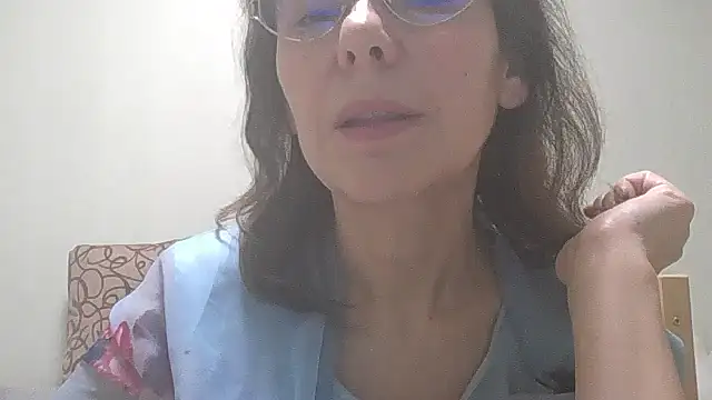 Snapshot of HollyJewel chatting on 02.20.25 HollyJewel online show from 02.20.25