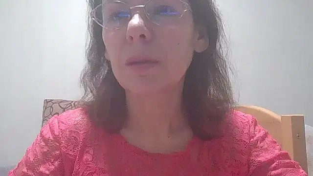 Snapshot of HollyJewel chatting on 02.21.25 HollyJewel online show from 02.21.25