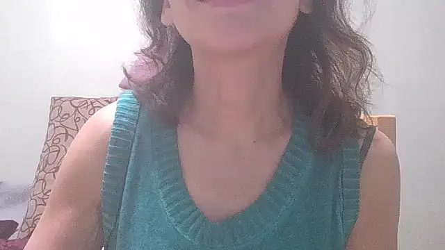 Snapshot of HollyJewel chatting on 02.26.25 HollyJewel online show from 02.26.25