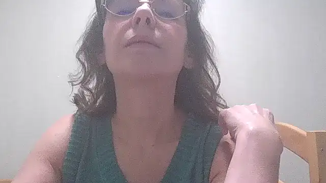 Snapshot of HollyJewel chatting on 02.27.25 HollyJewel online show from 02.27.25