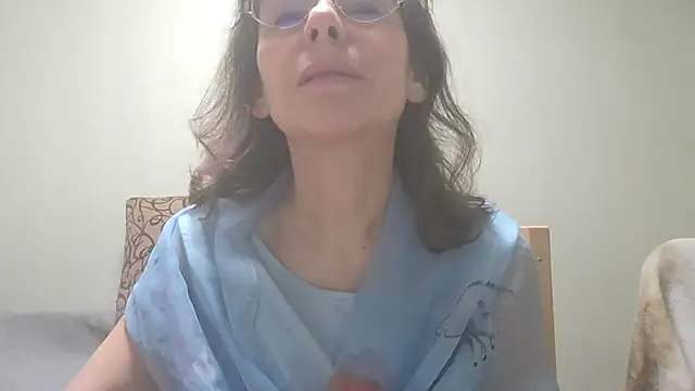 Snapshot of HollyJewel chatting on 03.05.25 HollyJewel online show from 03.05.25