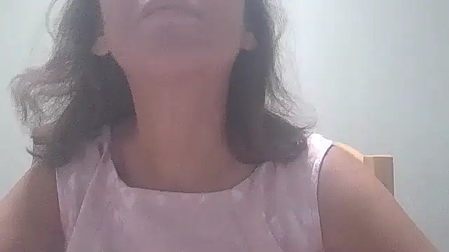 Snapshot of HollyJewel chatting on 09.18.25 HollyJewel online show from 09.18.25