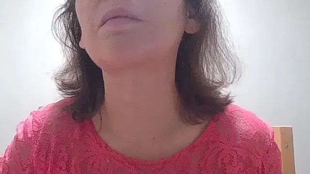 Snapshot of HollyJewel chatting on 10.21.25 HollyJewel online show from 10.21.25