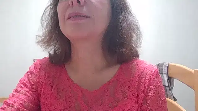 Snapshot of HollyJewel chatting on 10.23.25 HollyJewel online show from 10.23.25