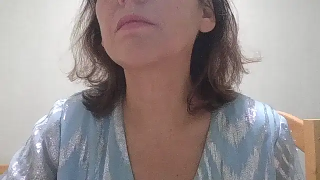 Snapshot of HollyJewel chatting on 10.26.25 HollyJewel online show from 10.26.25