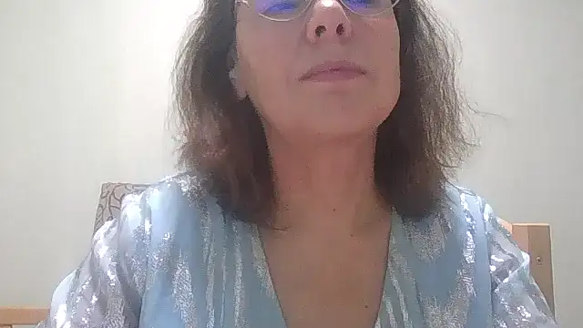 Snapshot of HollyJewel chatting on 11.13.25 HollyJewel online show from 11.13.25