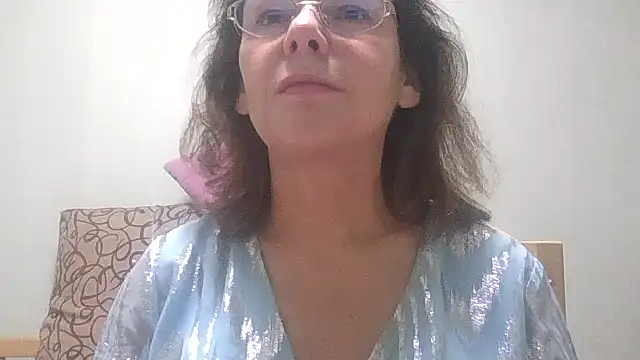 Snapshot of HollyJewel chatting on 11.16.25 HollyJewel online show from 11.16.25