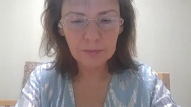 Snapshot of HollyJewel chatting on 11.17.25 HollyJewel online show from 11.17.25