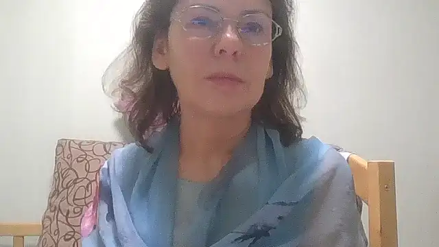 Snapshot of HollyJewel chatting on 11.27.25 HollyJewel online show from 11.27.25