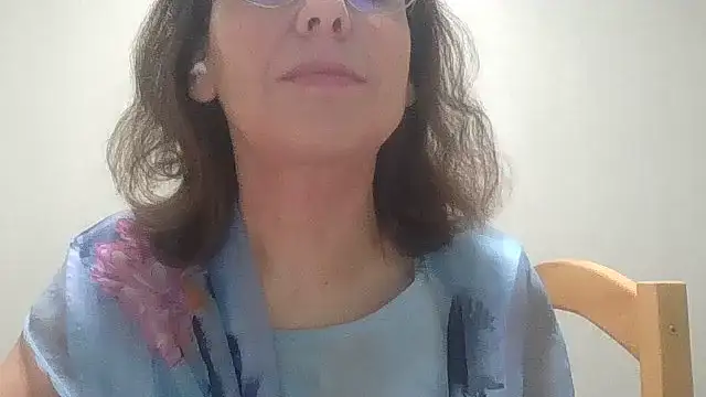 Snapshot of HollyJewel chatting on 12.04.25 HollyJewel online show from 12.04.25