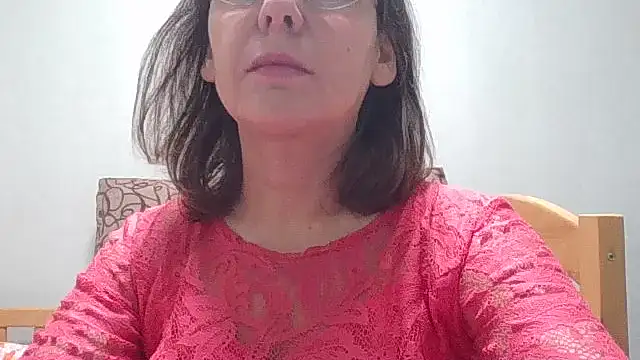 Snapshot of HollyJewel chatting on 12.15.25 HollyJewel online show from 12.15.25