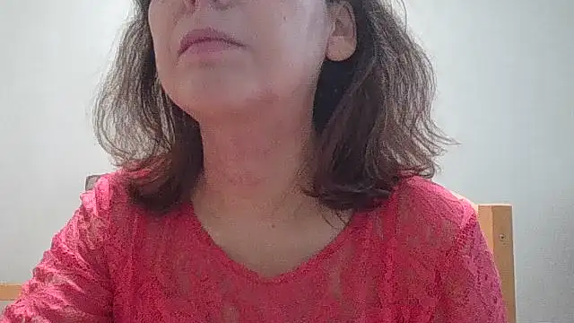 Snapshot of HollyJewel chatting on 12.16.25 HollyJewel online show from 12.16.25