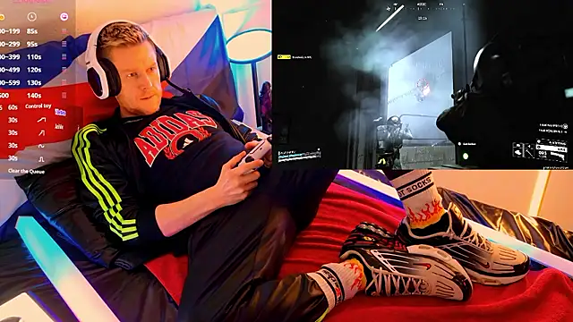 Snapshot of Fuc71 chatting on 01.12.26 Fuc71 online show from 01.12.26