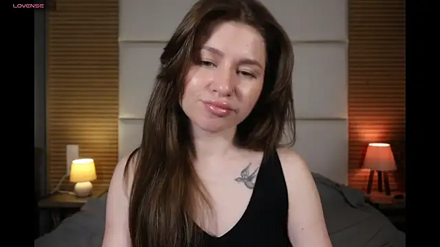 Snapshot of AliceBellamy chatting on 06.03.26 AliceBellamy online show from 06.03.26