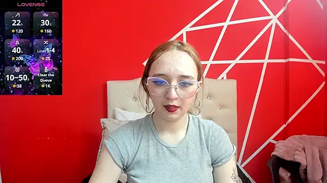 Snapshot of Liaroberts1 chatting on 12.23.24 Liaroberts1 online show from 12.23.24