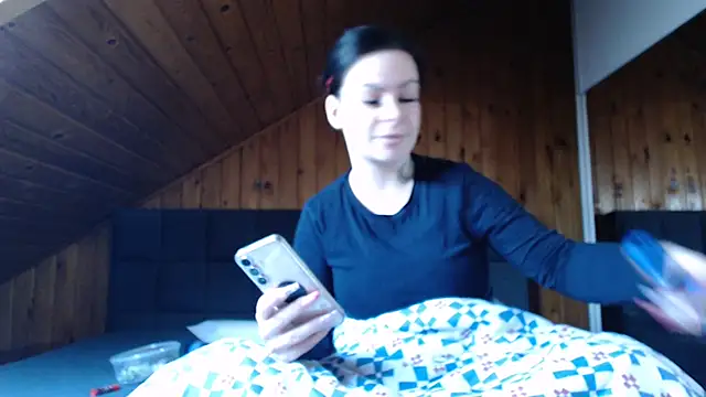 Snapshot of BoeseMoni1998 chatting on 11.21.25 BoeseMoni1998 online show from 11.21.25