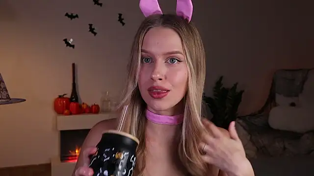 ella twinkl online show from 10.24.25