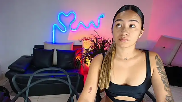 Jules n Gia online show from 02.17.25