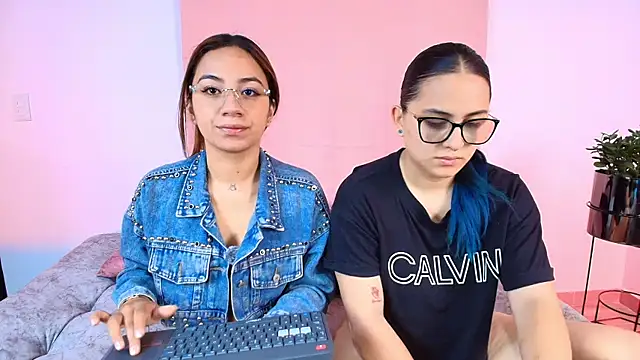 Jules n Gia online show from 10.29.25