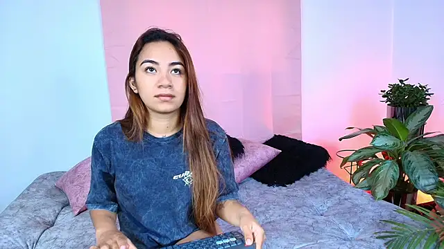 Jules n Gia online show from 11.01.25