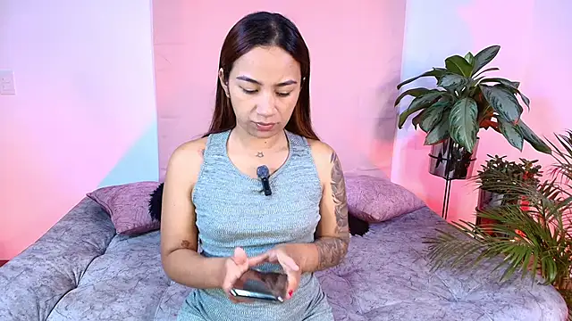 Jules n Gia online show from 11.18.25