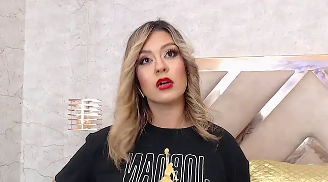 Snapshot of JoannaStanford chatting on 01.30.25 JoannaStanford online show from 01.30.25