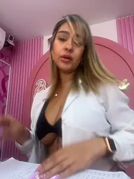 Snapshot of JoannaStanford chatting on 09.12.25 JoannaStanford online show from 09.12.25