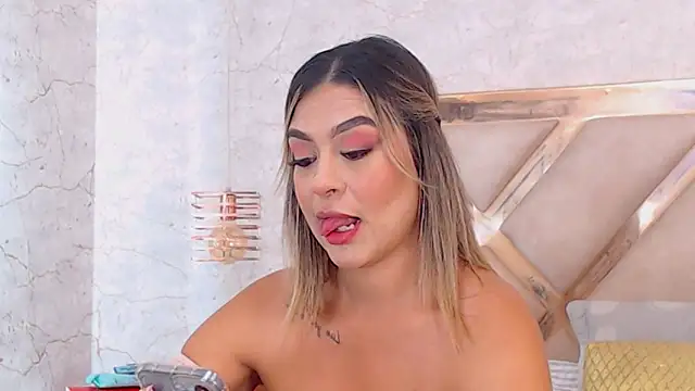 Snapshot of JoannaStanford chatting on 11.25.25 JoannaStanford online show from 11.25.25