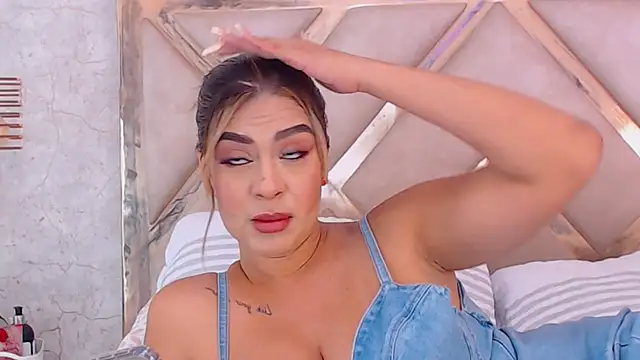 Snapshot of JoannaStanford chatting on 12.02.25 JoannaStanford online show from 12.02.25