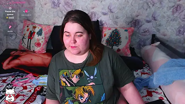 Estelle Hicks online show from 02.05.25