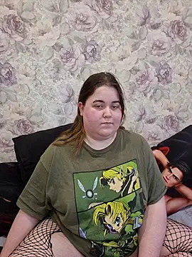 Estelle Hicks online show from 02.23.25