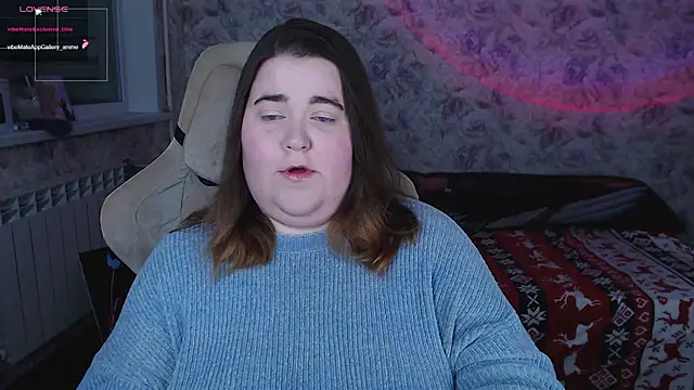 Estelle Hicks online show from 11.28.25