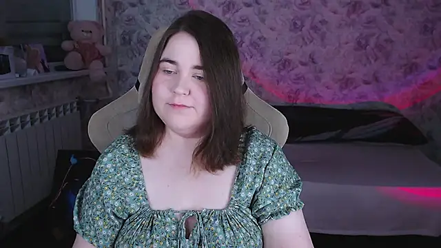 Estelle Hicks online show from 04.28.26