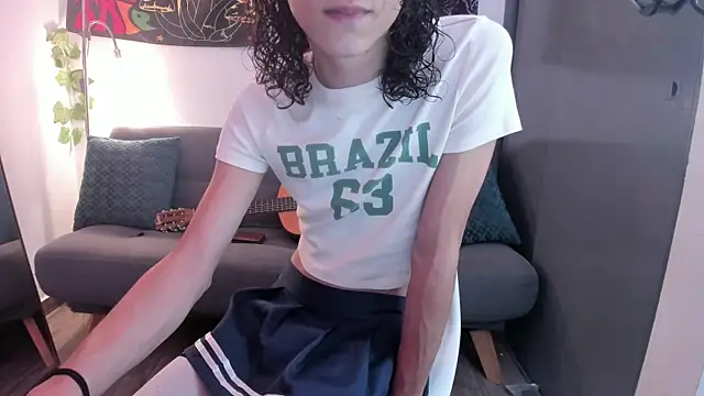 Snapshot of Danni_boy chatting on 12.15.24 Danni boy online show from 12.15.24