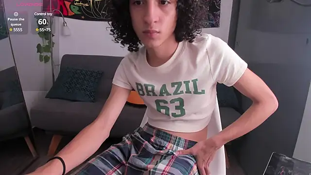 Snapshot of Danni_boy chatting on 12.19.24 Danni boy online show from 12.19.24