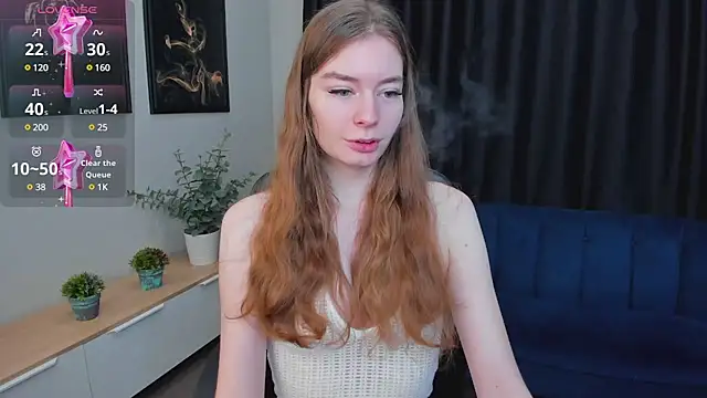 Snapshot of EvaSelin chatting on 01.14.25 EvaSelin online show from 01.14.25