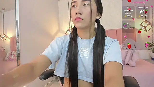 SUNNYCYRUS online show from 03.08.25