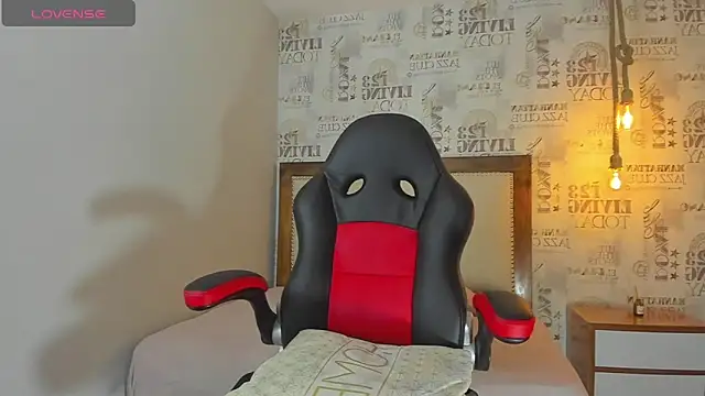 SUNNYCYRUS online show from 10.06.25