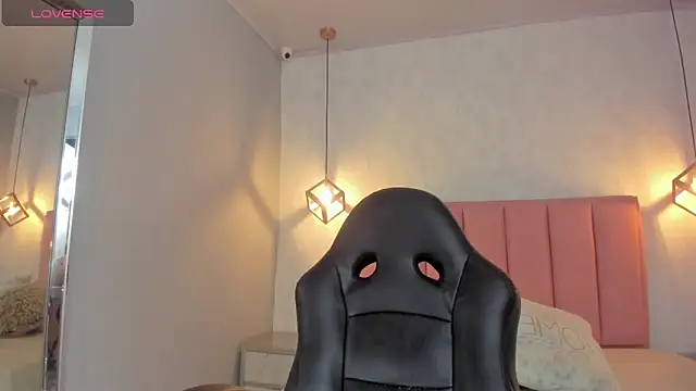 SUNNYCYRUS online show from 02.11.26