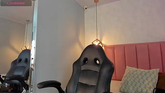 SUNNYCYRUS online show from 05.07.26
